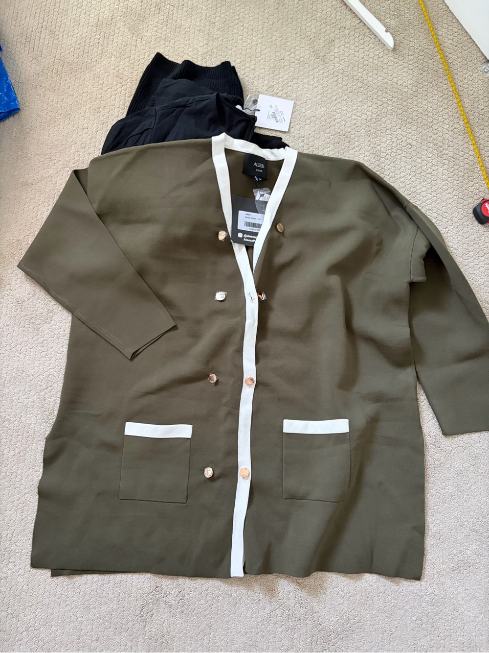 Double Breast Button-Front Olive Green and White Cardigan**Oversized**Great Knit